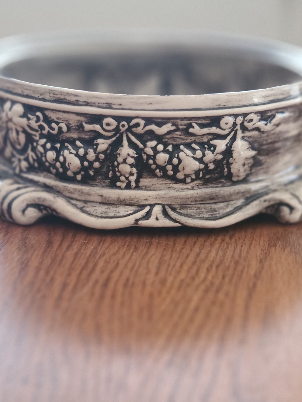 Vintage Ceramic Powder Box - Picture 5 of 5